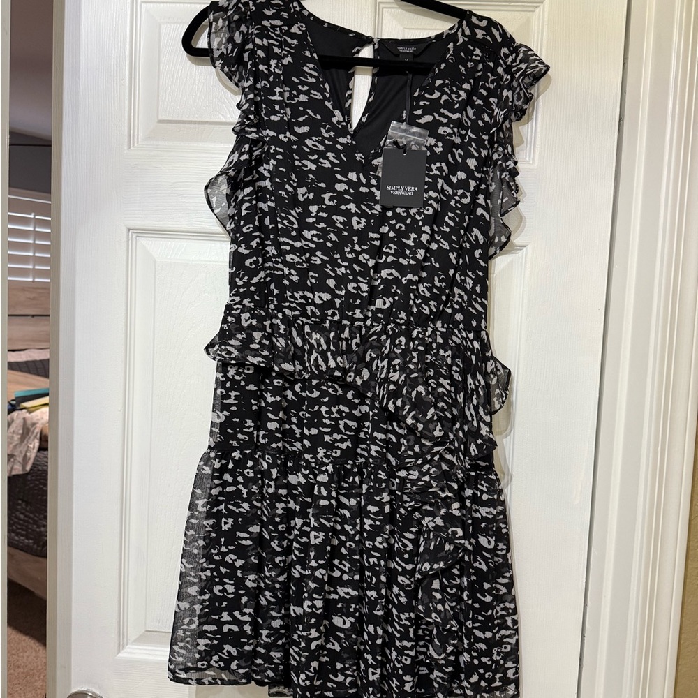Black and White Ruffled A-line Dress with V-neck for Wedding Guest